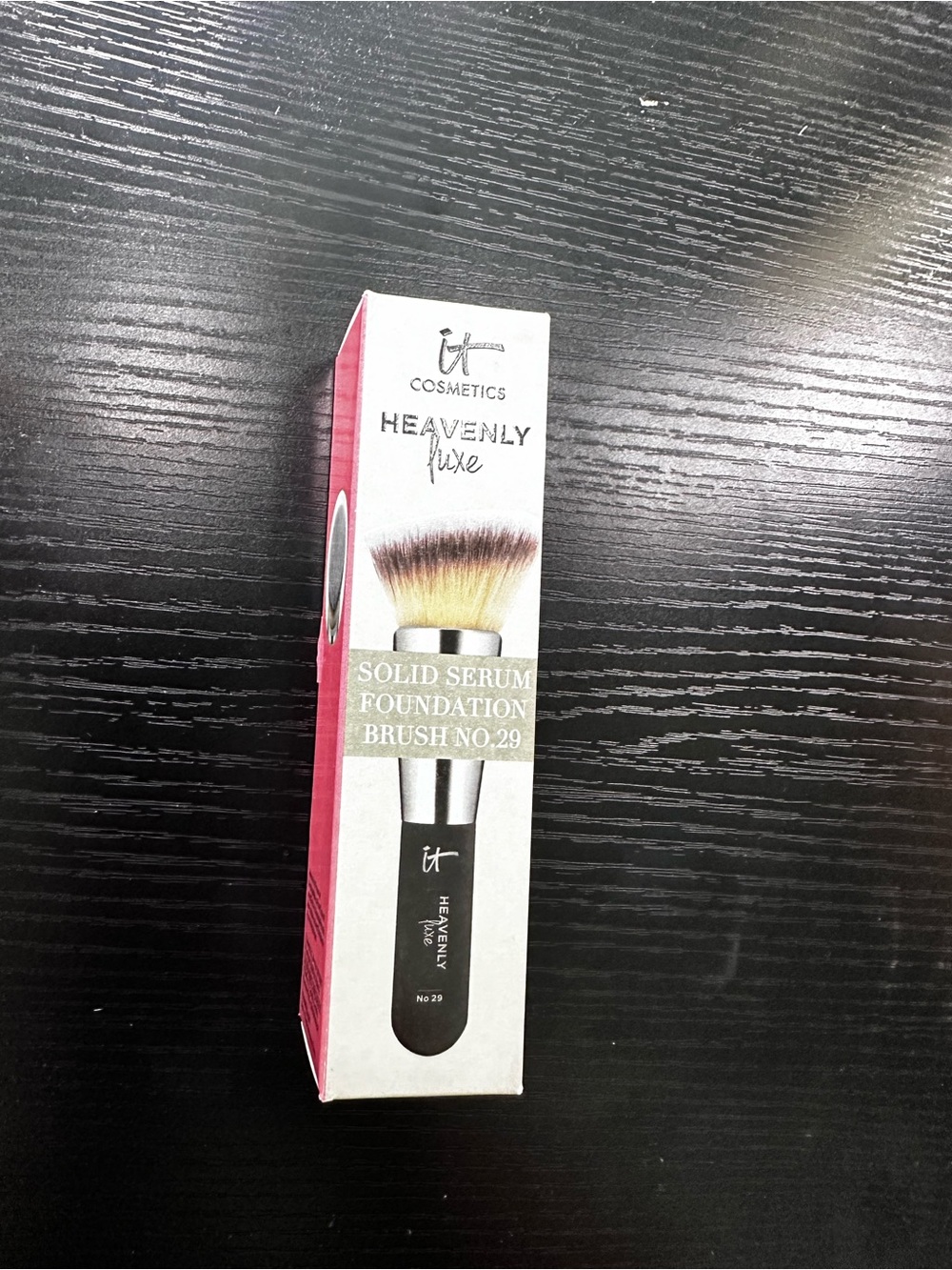 it cosmetics Solid Serum Foundation Brush No. 29